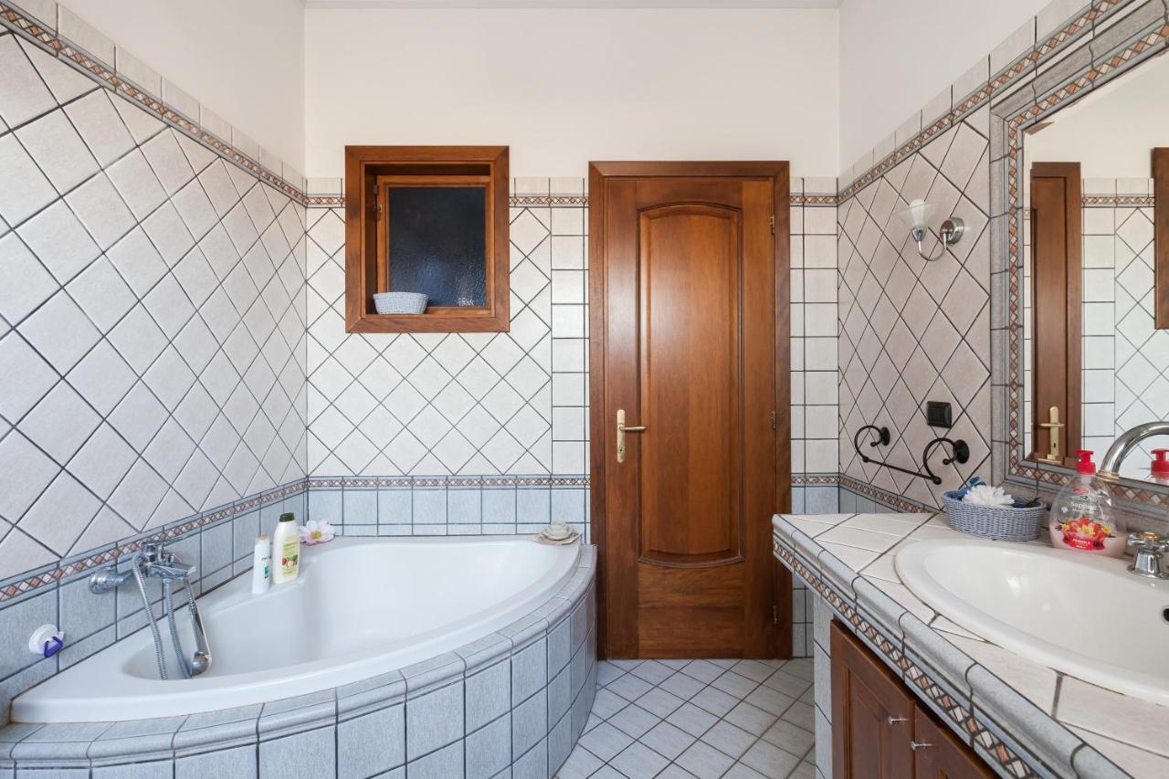 Casa Vacanze Giramondo Fiumicino Eksteriør billede