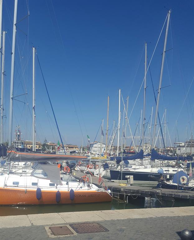 Casa Vacanze Giramondo Fiumicino Eksteriør billede